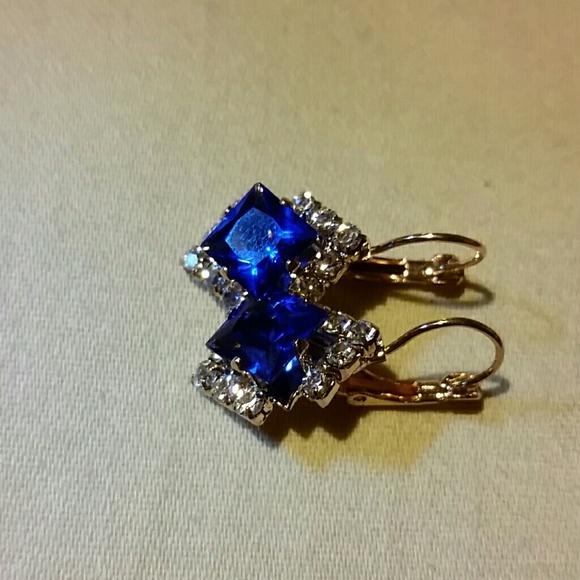 NEW EARRINGS - Picture 2 of 5